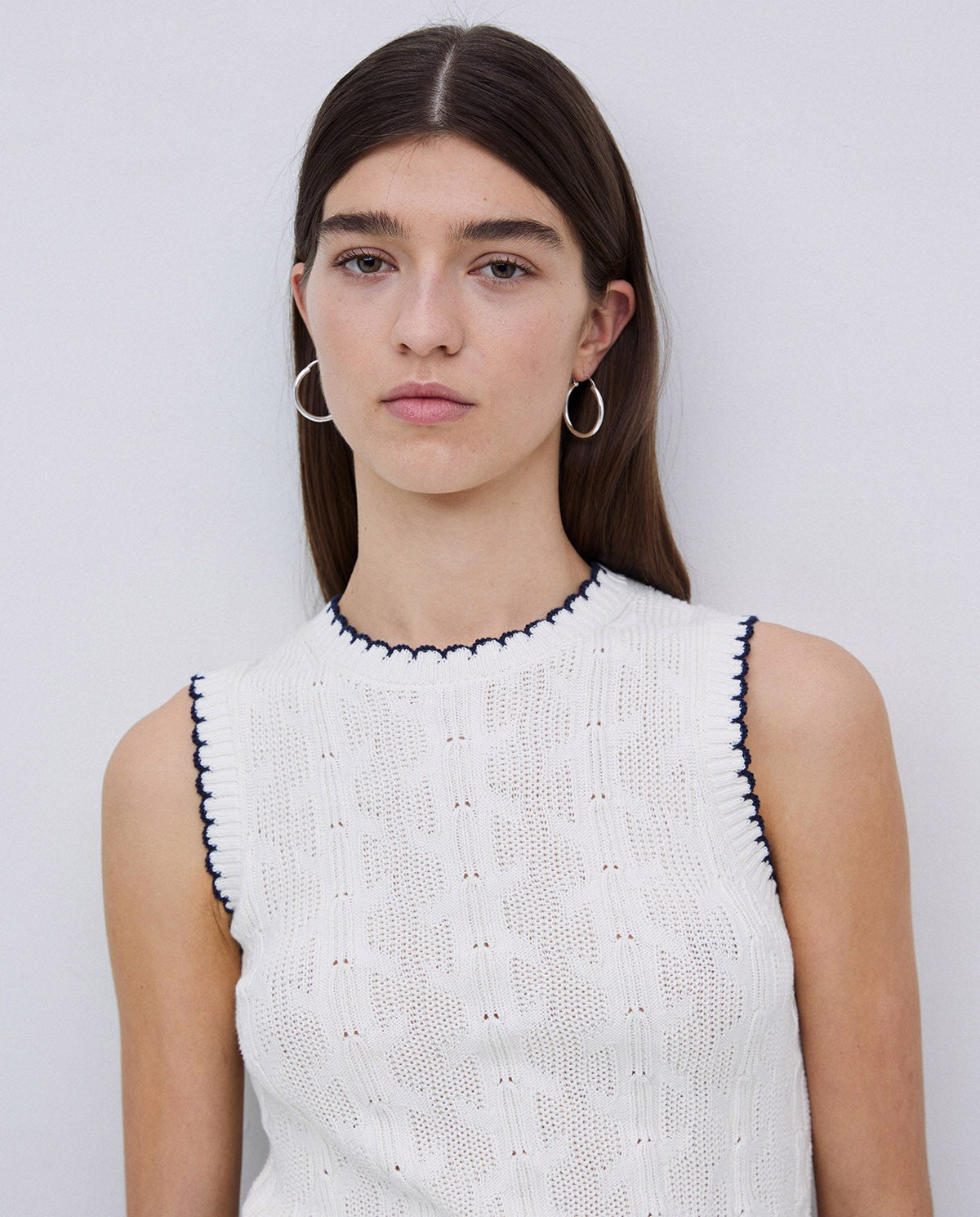 Off-white top with contrasting details 42542
