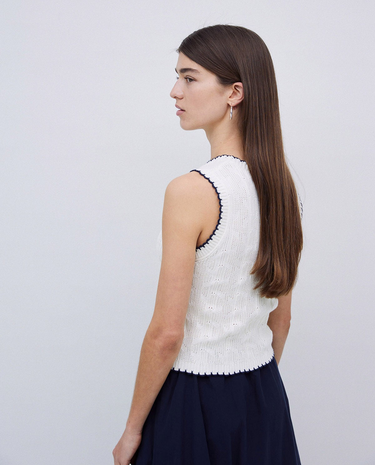 Off-white top with contrasting details 42542