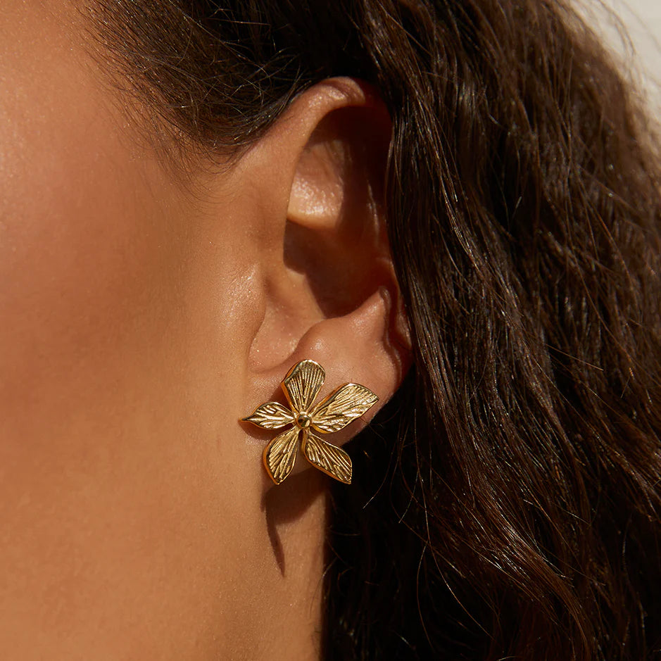Lily Gold Earring
