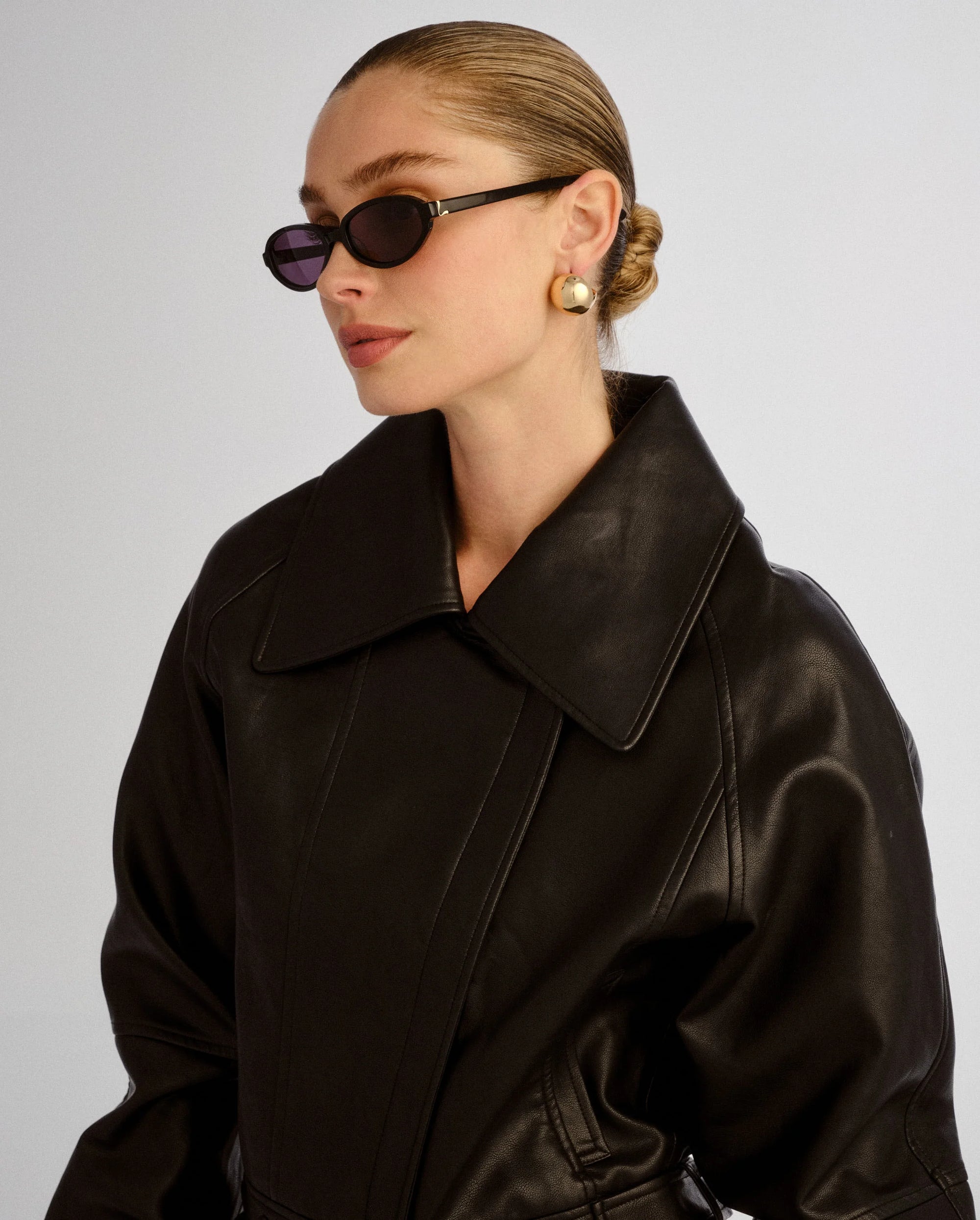 The Olive - Black