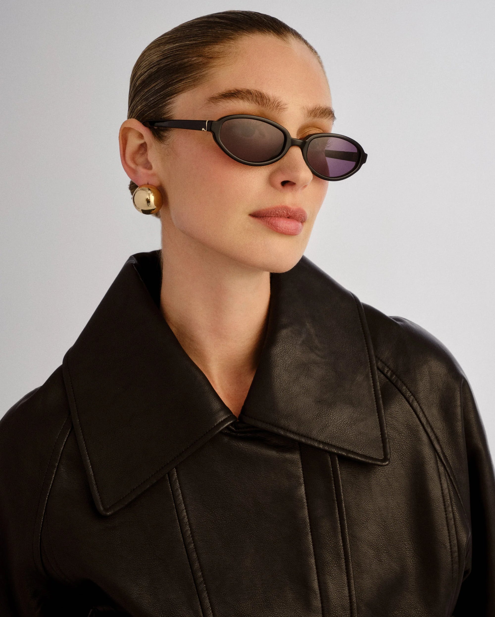 The Olive - Black